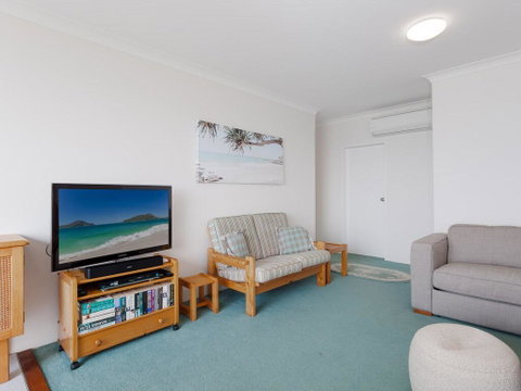 12 'Ocean Shores', 27 Weatherly Cl - Waterfront Unit With Sensational Water Views, WIFI & Air Conditioning - Accommodation Great Ocean Road 2