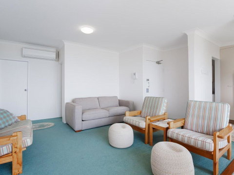 12 'Ocean Shores', 27 Weatherly Cl - Waterfront Unit With Sensational Water Views, WIFI & Air Conditioning - Accommodation Great Ocean Road 1