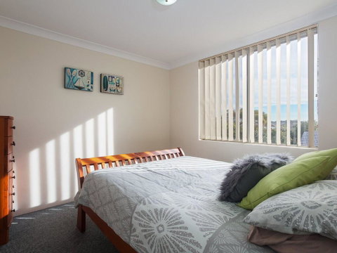 12 'Thurlow Lodge', 6 Thurlow Avenue - Water Views, Pool And Central Location - Accommodation Great Ocean Road 3