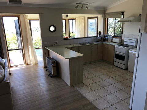 121 Montague Avenue, Kianga - Accommodation Great Ocean Road 3