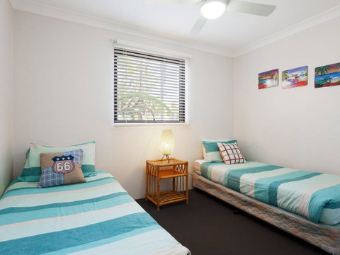 13 'Carindale', 19 Dowling Street - Large Ground Floor Unit With Pool & Tennis Court - Accommodation Great Ocean Road 2