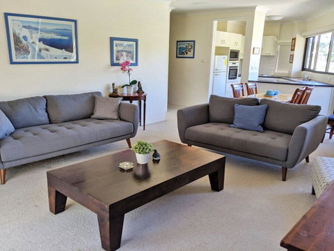 13' Mistral Court', 17 Mistral Close - Walk Across To Little Beach! - Accommodation Great Ocean Road 2