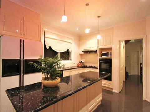 15 Charles Abbotsford Mansion - Accommodation Great Ocean Road 1