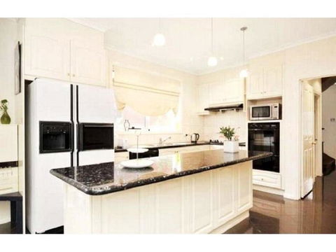 15 Charles Abbotsford Mansion - Accommodation Great Ocean Road 3