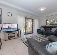 16 'Carindale' 19-23 Dowling St - Ground floor Foxtel Pool and Tennis Court - Accommodation Great Ocean Road