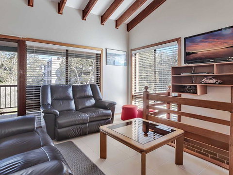 2 'Plattens' 15 Kurrawa Close - Great Duplex So Close To The Water - Accommodation Great Ocean Road 2