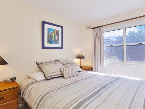 2 'Sunnie Belle' 3 Victoria Parade- Water Views Over Nelson Bay Foreshore - Accommodation Great Ocean Road 1