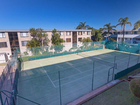 2 'The Dunes', 38 Marine Drive - Pool, Tennis Court And So Close To The Beach - Accommodation Great Ocean Road 3