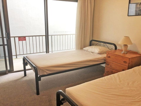2 'Tradewinds', 110 Victoria Parade - Fantastic Unit With Waterviews & Close To The Marina - Accommodation Great Ocean Road 3