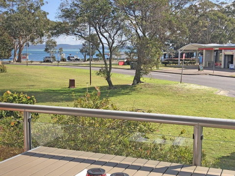 2 'Villa Ellisa', 8-10 Columbia Cl - Beautiful Water Views & Directly Across To Little Beach - Accommodation Great Ocean Road 3