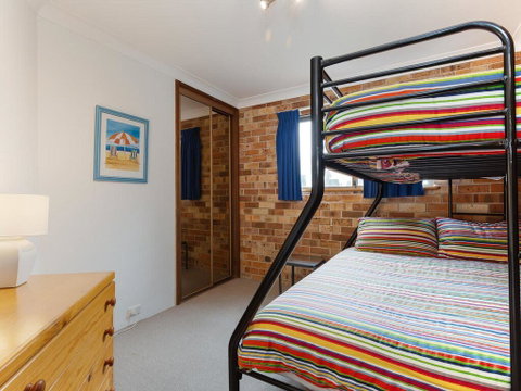 2 'Yachtsman Rest', 37 Victoria Parade - Foxtel, Aircon, Waterviews - Accommodation Great Ocean Road 3