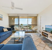 2 Bedroom Top Floor Unit - Ocean Views and Pool - Accommodation Great Ocean Road