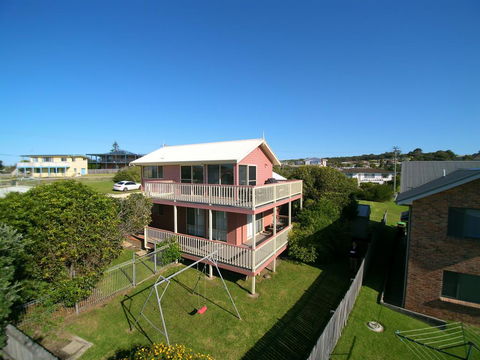 2 Jocelyn Street. Dalmeny - Accommodation Great Ocean Road 1