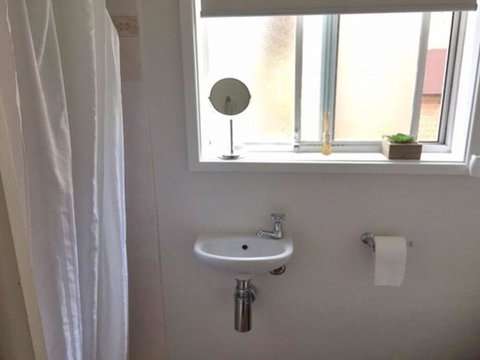 2/10 Catalina Close - Walk To Shoal Bay Beach - Accommodation Great Ocean Road 3