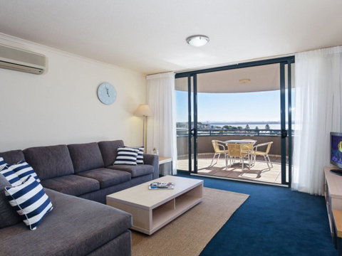 211 'The Landmark', 61B Dowling Street - Resort Style Holiday With Pool, Games Room & Restaurant - Accommodation Great Ocean Road 3