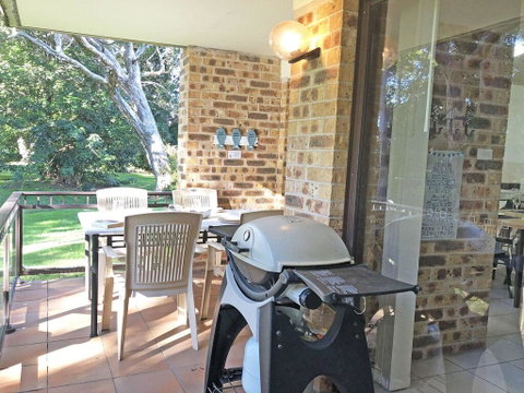 23 'Bay Parklands', 2 Gowrie Avenue - Little Beach, Air Con, Pool & Tennis Court - Accommodation Great Ocean Road 2