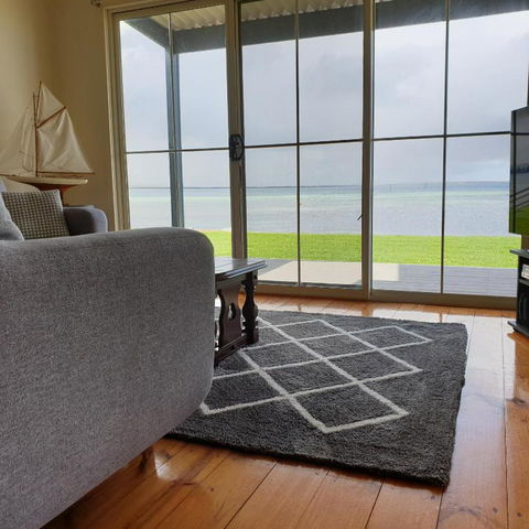 Blue Seas - Beach Front Living - Accommodation Great Ocean Road 0