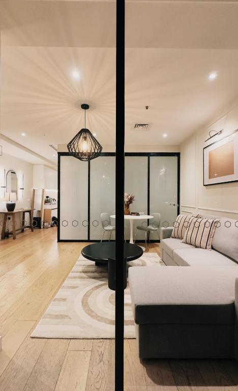 Collins Escape - 2 Bedrooms With Collins St Balcony - Accommodation Great Ocean Road 1