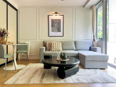 Collins Escape - 2 Bedrooms With Collins St Balcony - Accommodation Great Ocean Road 0