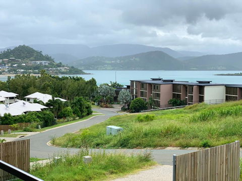 DAYDREAMING Airlie Beach, Water Views & Only 200m To Boardwalk. - Accommodation Great Ocean Road 2