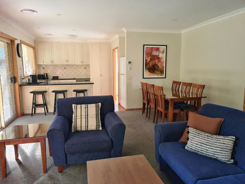 DELANY VILLAS BRIGHT - Spa Luxury On Delany Avenue - Accommodation Great Ocean Road 0