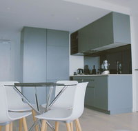 2Bed 2Bath Minimalist Apartment in CBD - Accommodation Great Ocean Road