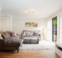 3-Bed Home with BBQ Patio near Parks and Playgrounds - Accommodation Great Ocean Road
