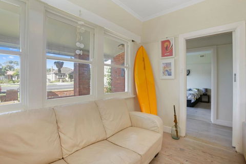 4 MONTROSE AVE - Retro Home In The Heart Of Town - Accommodation Great Ocean Road 1