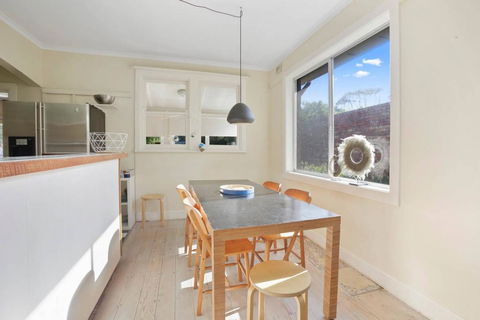 4 MONTROSE AVE - Retro Home In The Heart Of Town - Accommodation Great Ocean Road 2