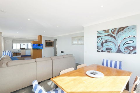 45 Hillside Cres Beach House - Accommodation Great Ocean Road 3