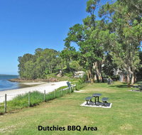 5 Thompson Place Nelson Bay - spacious duplex walking distance to Nelson Bay CBD and Dutchies - Accommodation Great Ocean Road