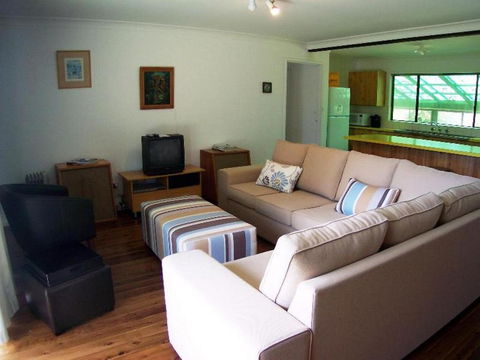 74 Ocean Parade - Accommodation Great Ocean Road 3