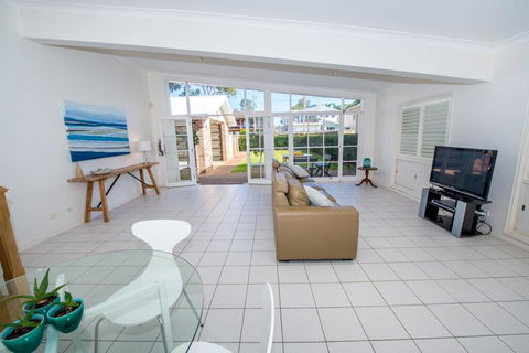 A Foreshore - Salamander Bay - Accommodation Great Ocean Road 3