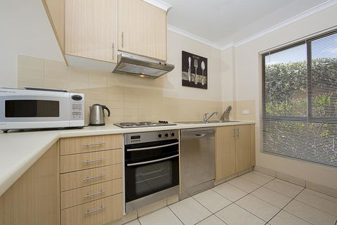 Accommodate Canberra - Kingston Court - Accommodation Great Ocean Road 3