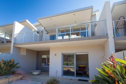 Eagle Escape I Private Properties - Accommodation Great Ocean Road 1