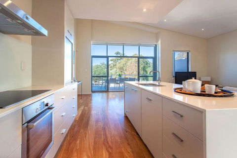 Eagle Escape I Private Properties - Accommodation Great Ocean Road 3