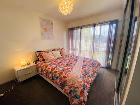 ENTIRE HOME IN WERRIBEE,BEST POSSIBLE LOCATION YOU CAN FIND - Accommodation Great Ocean Road 4