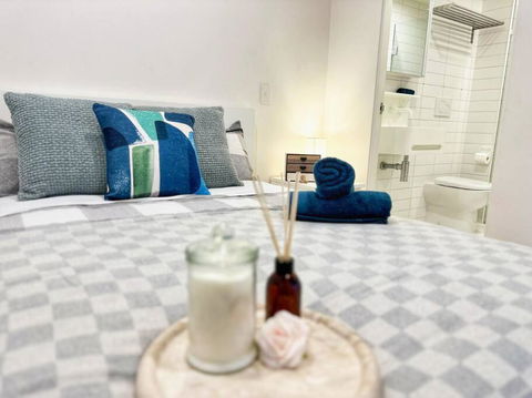 ES2410-2Bed 2Bath Vision Apt With Balcony, Pool & Gym - Accommodation Great Ocean Road 0