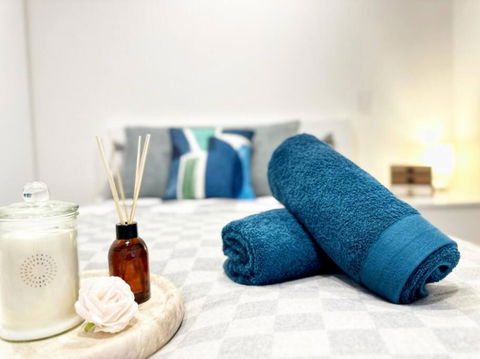 ES2410-2Bed 2Bath Vision Apt With Balcony, Pool & Gym - Accommodation Great Ocean Road 2
