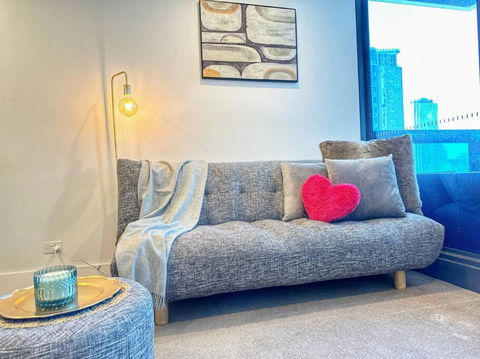 ES2410-2Bed 2Bath Vision Apt With Balcony, Pool & Gym - Accommodation Great Ocean Road 1