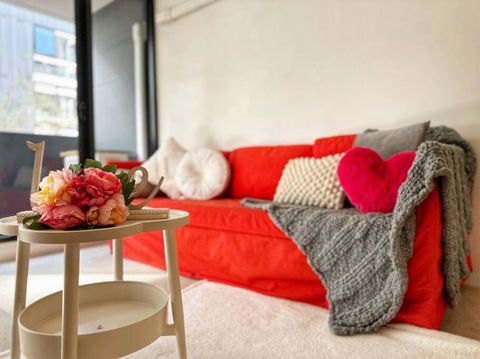 FC104 -1 BATH 2 BR Modern Oasis With, Pool & Gym - Accommodation Great Ocean Road 1