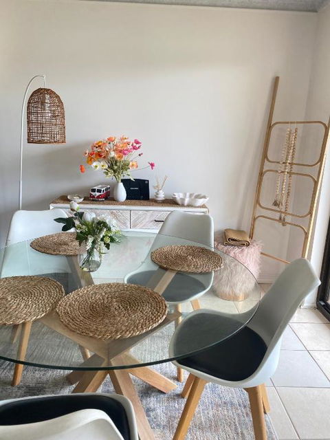 Fabulous Canal-front Unit In Mooloolaba - Accommodation Great Ocean Road 4