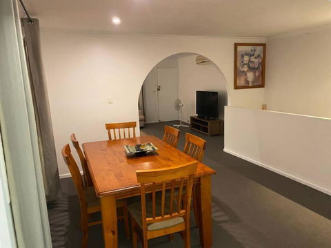 FAMILY 3-bedroom Everton Hills Apartment - Accommodation Great Ocean Road 0
