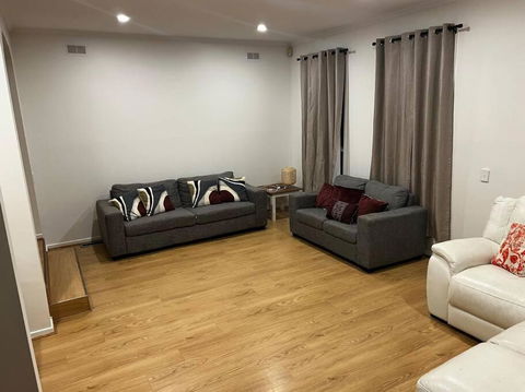 Family Home- Close To Knox City & Dandenong Ranges - Accommodation Great Ocean Road 4