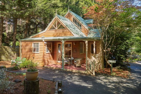 Fernhem Cottages- Love In The Mist - Accommodation Great Ocean Road 0