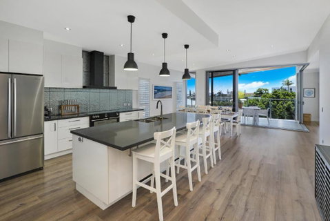 GEORGE8- THE ULTIMATE, FAMILY BEACH HOUSE! - Accommodation Great Ocean Road 1