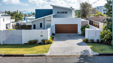 GEORGE8- THE ULTIMATE, FAMILY BEACH HOUSE! - Accommodation Great Ocean Road 0