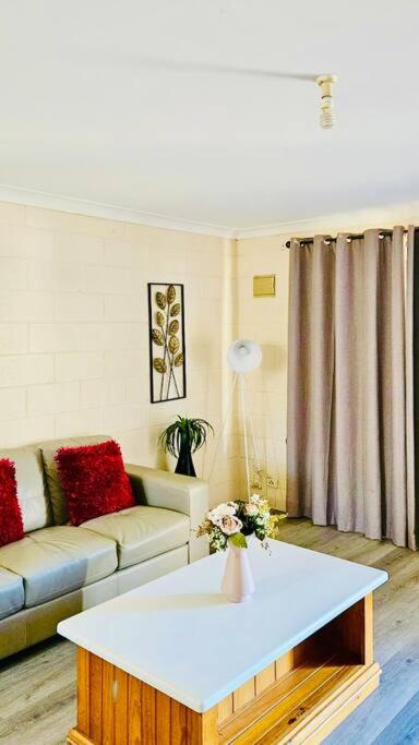 Golden Patch Retreat, Kalgoorlie - Accommodation Great Ocean Road 0