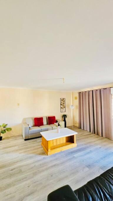 Golden Patch Retreat, Kalgoorlie - Accommodation Great Ocean Road 2