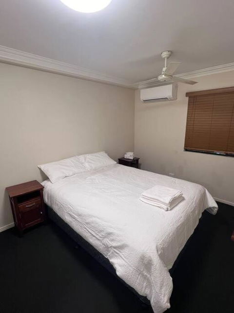 Fully Furnished Modern Unit In Centre Of City - Accommodation Great Ocean Road 3